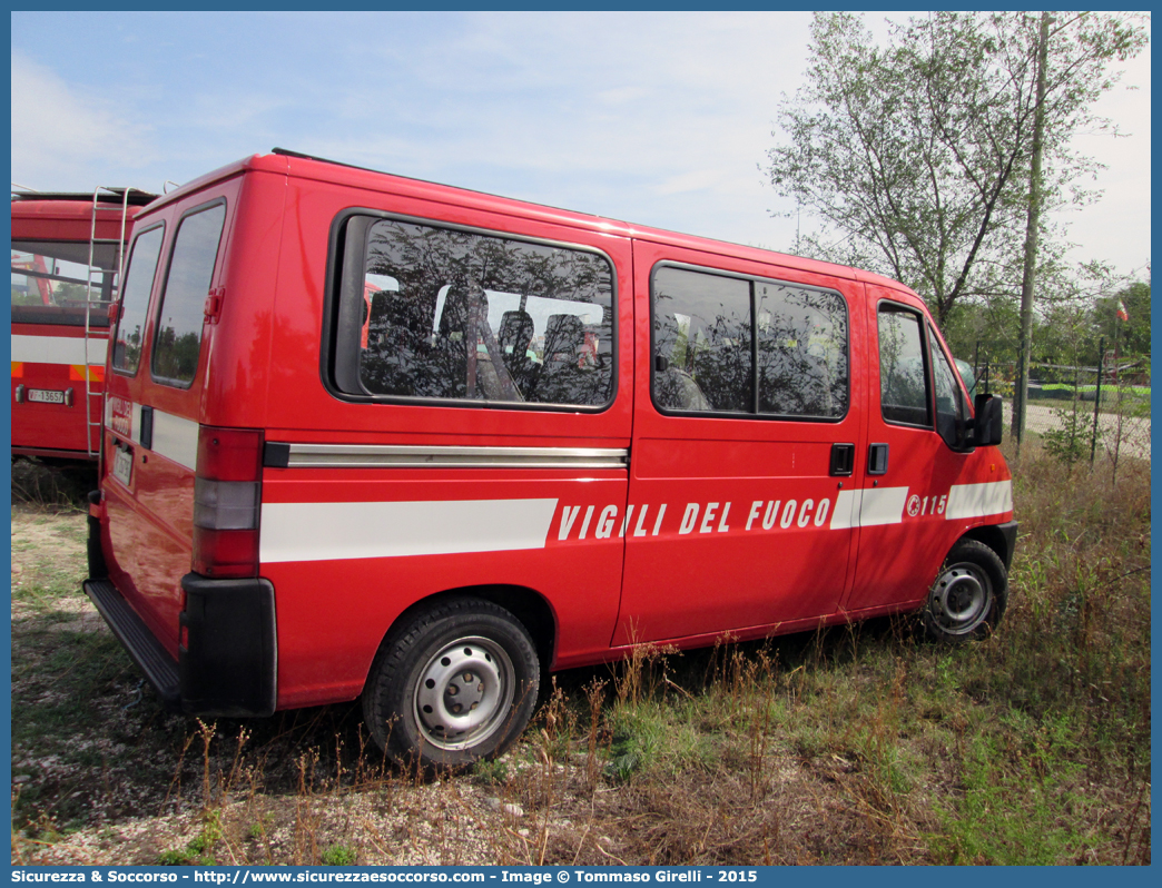 VF 26796
Corpo Nazionale Vigili del Fuoco
Fiat Ducato II serie
Parole chiave: VVF;V.V.F.;Corpo;Nazionale;Vigili;del;Fuoco;Bus;Minibus;Fiat;Ducato