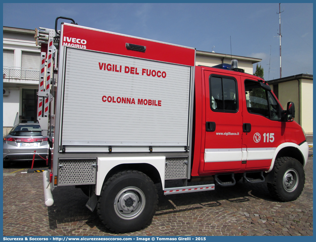 VF 26918
Corpo Nazionale Vigili del Fuoco
Iveco Daily 55S17W 4x4
IV serie restyling
Allestitore Iveco Magirus
Parole chiave: VVF;V.V.F.;Corpo;Nazionale;Vigili;del;Fuoco;Polisoccorso;Iveco;Daily;55S17W;55S17 W;55 S 17 W;Magirus