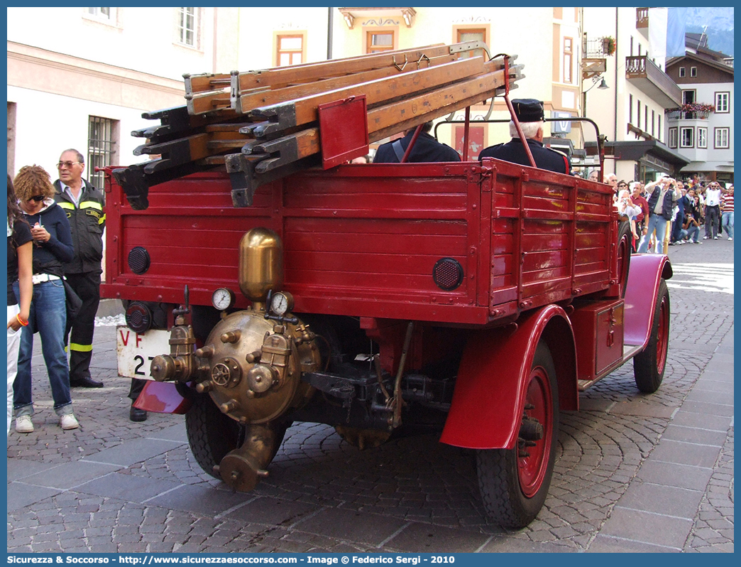 VF 277
Corpo Nazionale Vigili del Fuoco
Fiat 15 Ter
Parole chiave: VVF;V.V.F.;Corpo;Nazionale;Vigili;del;Fuoco;AutoPompaSerbatoio;APS;AutoPompa;Fiat;15;Ter