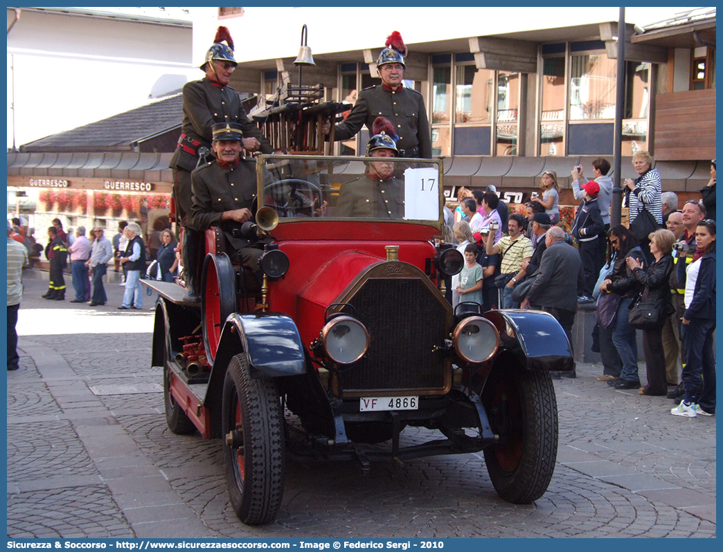 VF 4866
Corpo Nazionale Vigili del Fuoco
Fiat 15 Ter
Parole chiave: VVF;V.V.F.;Corpo;Nazionale;Vigili;del;Fuoco;AutoPompaSerbatoio;APS;AutoPompa;Fiat;15;Ter