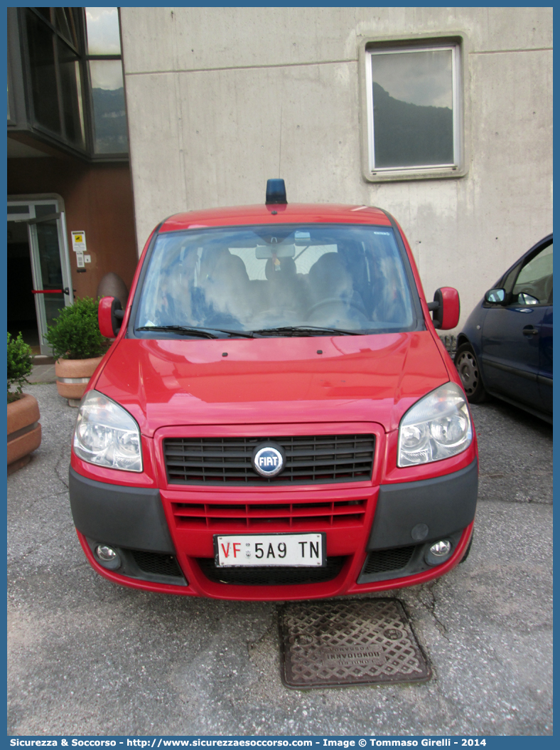 VF 5A9TN
Corpo Permanente dei Vigili del Fuoco Trento
Fiat Doblò Cargo I serie restyling
Parole chiave: VF;V.F.;Vigili del Fuoco;Vigili;Fuoco;Corpo;Permanente;Trento;Fiat;Doblò