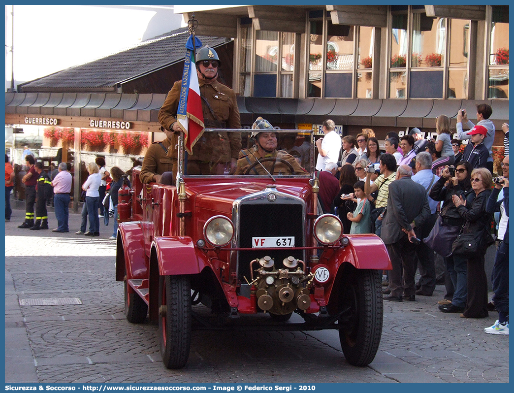 VF 637
Corpo Nazionale Vigili del Fuoco
Fiat 503F
Allestitore Tamini
Parole chiave: VVF;V.V.F.;Corpo;Nazionale;Vigili;del;Fuoco;AutoPompaSerbatoio;APS;AutoPompa;Fiat;503F;Tamini