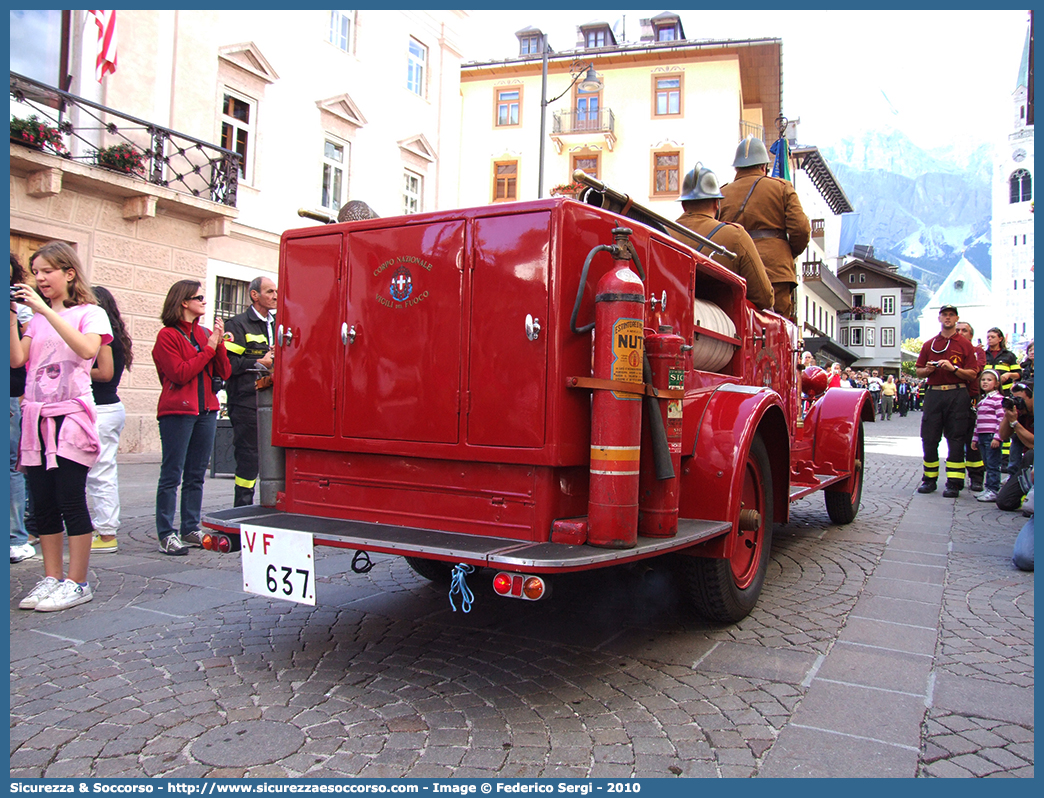 VF 637
Corpo Nazionale Vigili del Fuoco
Fiat 503F
Allestitore Tamini
Parole chiave: VVF;V.V.F.;Corpo;Nazionale;Vigili;del;Fuoco;AutoPompaSerbatoio;APS;AutoPompa;Fiat;503F;Tamini