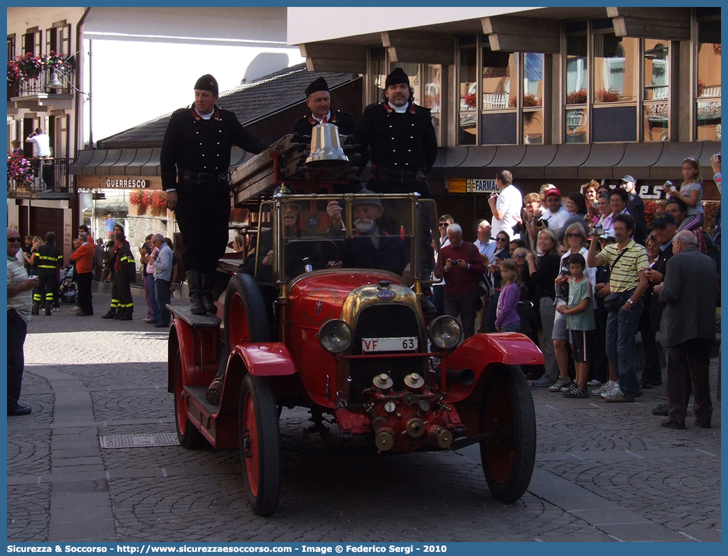 VF 63
Corpo Nazionale Vigili del Fuoco
Fiat 502F
Allestitore Tamini
Parole chiave: VVF;V.V.F.;Corpo;Nazionale;Vigili;del;Fuoco;AutoPompaSerbatoio;APS;AutoPompa;Fiat;502F;Tamini