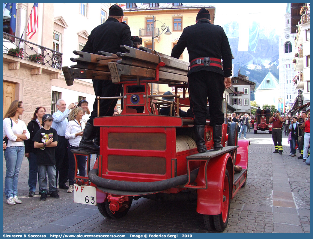 VF 63
Corpo Nazionale Vigili del Fuoco
Fiat 502F
Allestitore Tamini
Parole chiave: VVF;V.V.F.;Corpo;Nazionale;Vigili;del;Fuoco;AutoPompaSerbatoio;APS;AutoPompa;Fiat;502F;Tamini