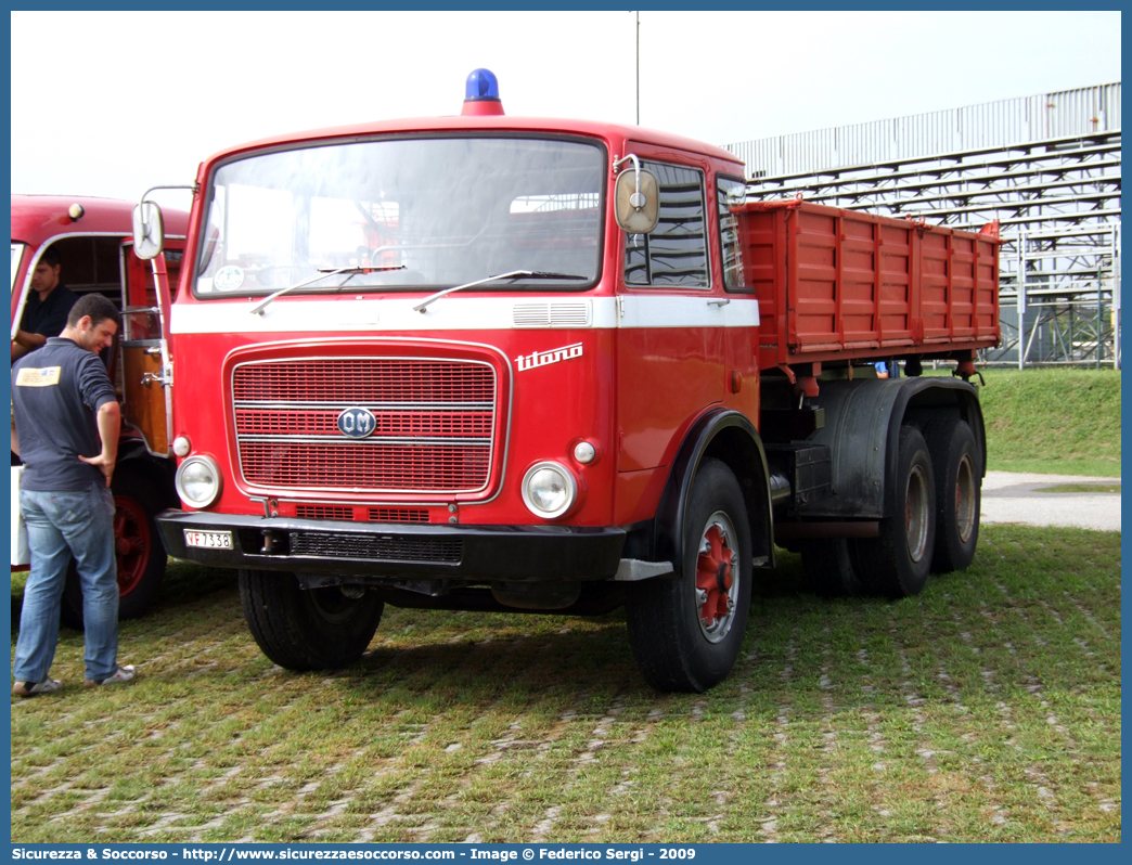 VF 7338
Corpo Nazionale Vigili del Fuoco
OM Titano

Parole chiave: VF;V.F.;VVF;V.V.F.;Corpo;Nazionale;Vigili del Fuoco;Vigili;Fuoco;Autocarro;Autofurgone;OM;Titano