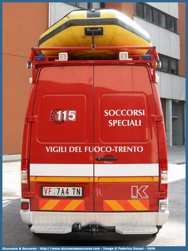 VF 7A4TN
Corpo Permanente dei Vigili del Fuoco Trento
Nucleo Soccorsi Speciali
Mercedes-Benz Sprinter 4x4 416 I serie restyling
Allestitore Kofler Fahrzeugbau S.n.c.
Parole chiave: VF;V.F.;Vigili del Fuoco;Vigili;Fuoco;Corpo;Permanente;Trento;Nucleo;Soccorsi;Speciali;Mercedes;Benz;Sprinter;Kofler;Fahrzeugbau