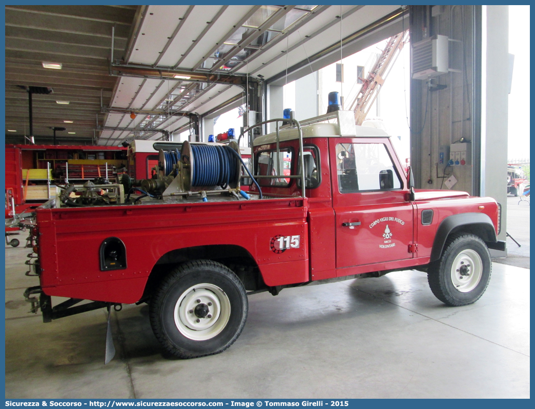 VF 8D3TN
Corpo Vigili del Fuoco Volontari Arco
Land Rover Defender 130
Parole chiave: VF;V.F.;Vigili;del;Fuoco;Volontari;Arco;Land;Rover;Defender;130