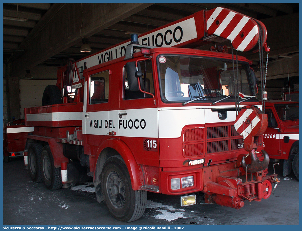 VF 9612
Corpo Nazionale Vigili del Fuoco
Fiat 697NP Cristanini
Parole chiave: VVF;V.V.F.;Corpo;Nazionale;Vigili;del;Fuoco;Fiat;697NP;697 NP;697;NP;Cristanini