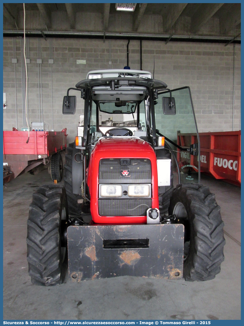 VF 9E1TN
Corpo Vigili del Fuoco Volontari Arco
Massey Ferguson 3455F
Parole chiave: VF;V.F.;Vigili;del;Fuoco;Volontari;Arco;Massey;Ferguson;3455F