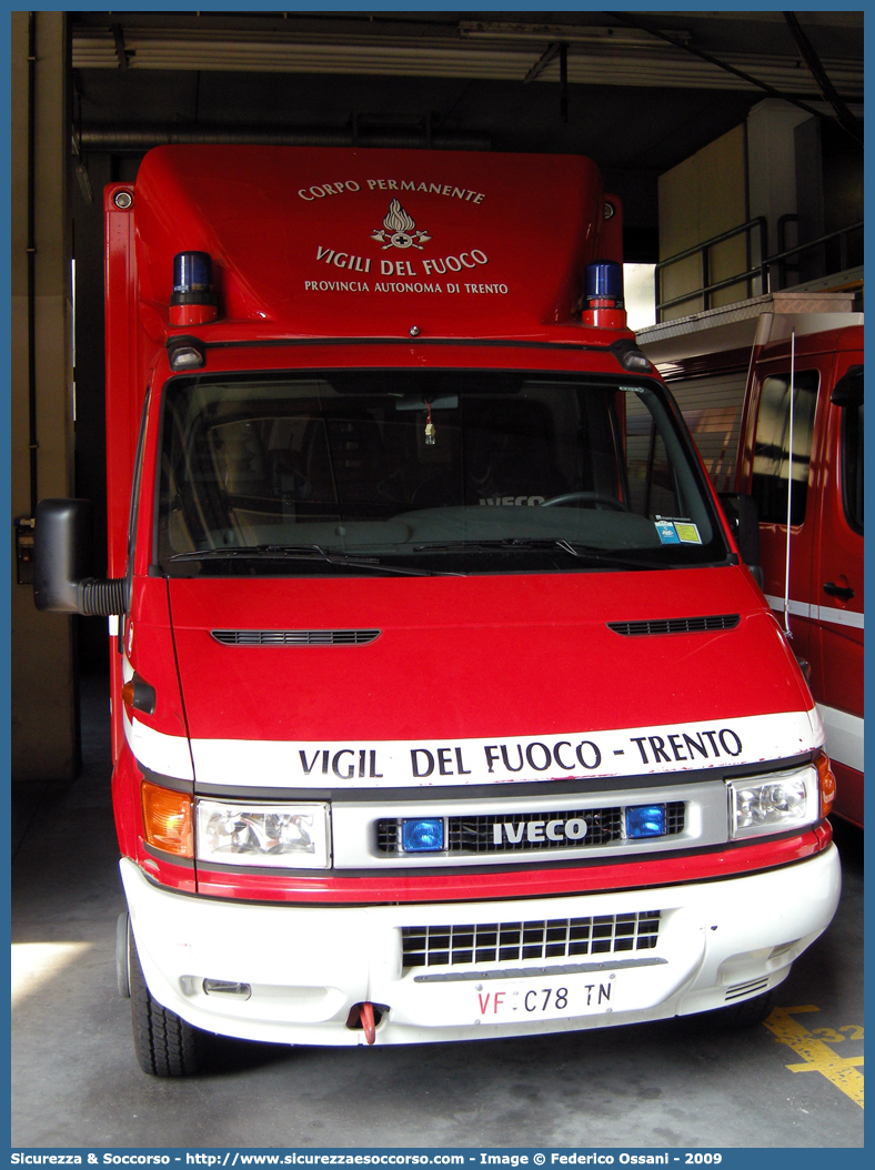 VF C78TN
Corpo Permanente dei Vigili del Fuoco Trento
Iveco Daily III serie
Laboratorio Autorespiratori
Parole chiave: VF;V.F.;Vigili del Fuoco;Vigili;Fuoco;Corpo;Permanente;Trento;Iveco;Daily;laboratorio;autorespiratori