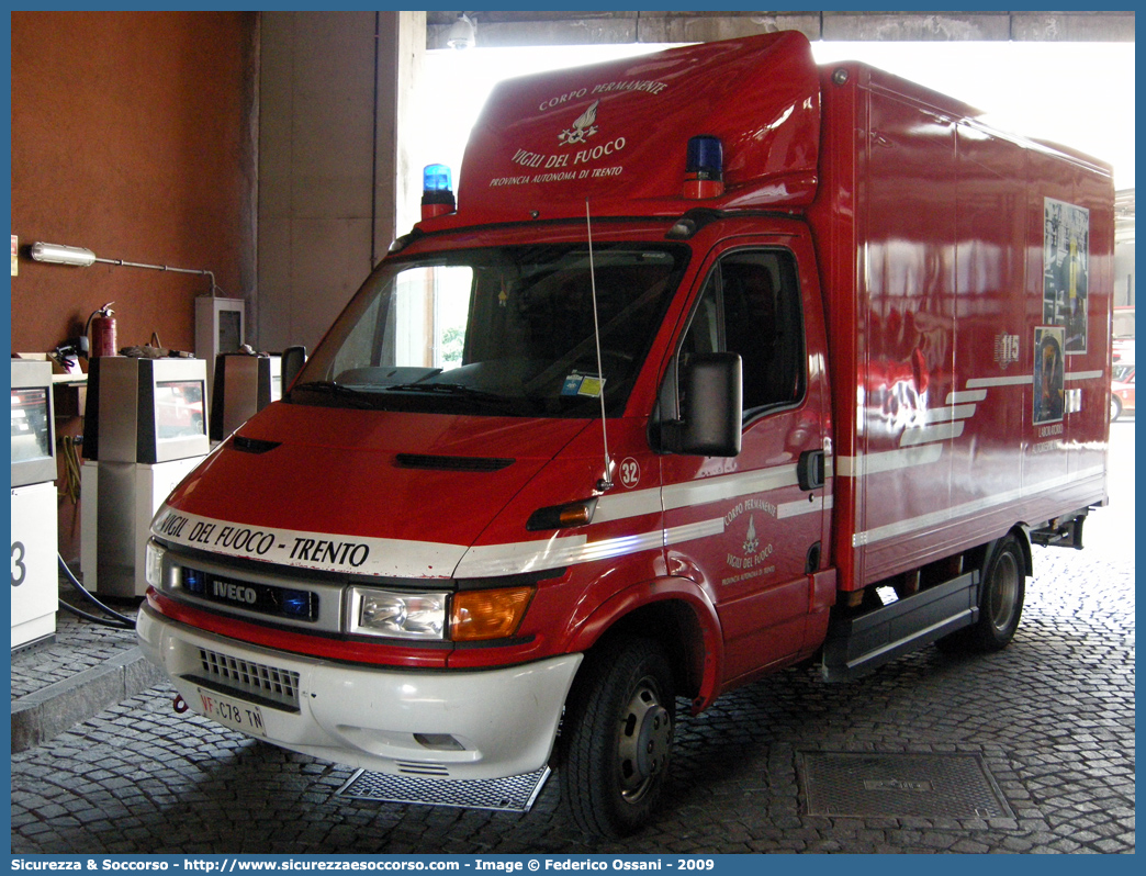 VF C78TN
Corpo Permanente dei Vigili del Fuoco Trento
Iveco Daily III serie
Laboratorio Autorespiratori
Parole chiave: VF;V.F.;Vigili del Fuoco;Vigili;Fuoco;Corpo;Permanente;Trento;Iveco;Daily;laboratorio;autorespiratori