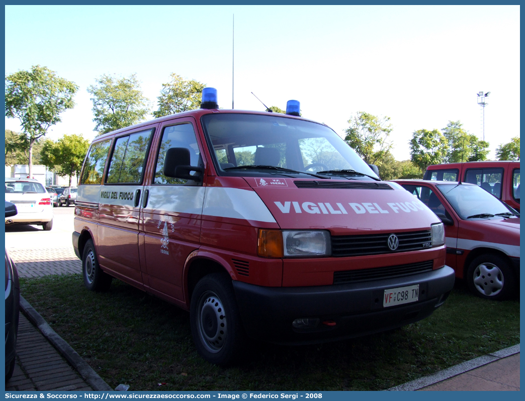 VF C98TN
Vigili del Fuoco Isera
Volkswagen Transporter IV serie
Parole chiave: VF;V.F.;Vigili del Fuoco;Vigili;Fuoco;Isera;Volkswagen;Transporter