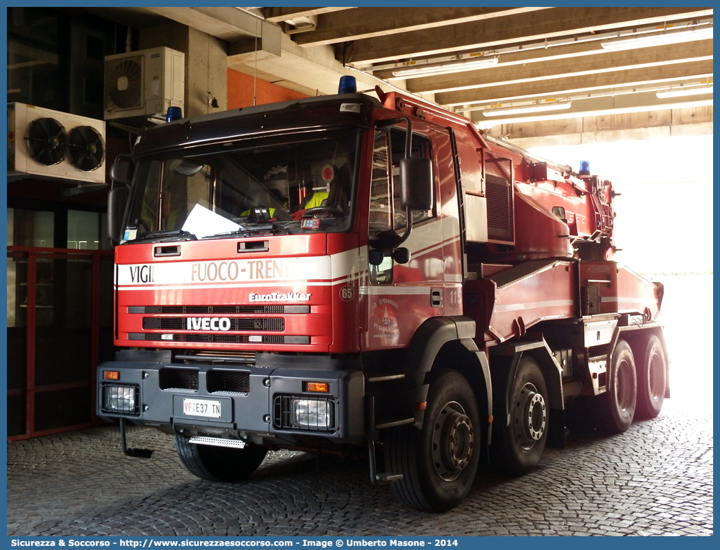 VF E37TN
Corpo Permanente dei Vigili del Fuoco Trento
Iveco EuroTrakker 410E42
Parole chiave: VF;V.F.;Vigili del Fuoco;Vigili;Fuoco;Corpo;Permanente;Trento;Iveco;EuroTrakker;410E42