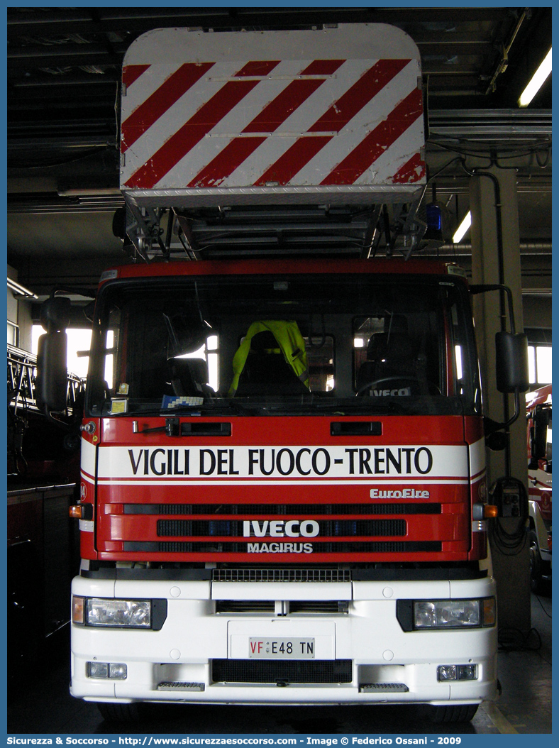 VF  E48TN
Corpo Permanente dei Vigili del Fuoco Trento
Iveco Magirus EuroFire 180E34 I serie
Parole chiave: VF;V.F.;Vigili del Fuoco;Vigili;Fuoco;Corpo;Permanente;Trento;Iveco;Magirus;EuroFire;180E34