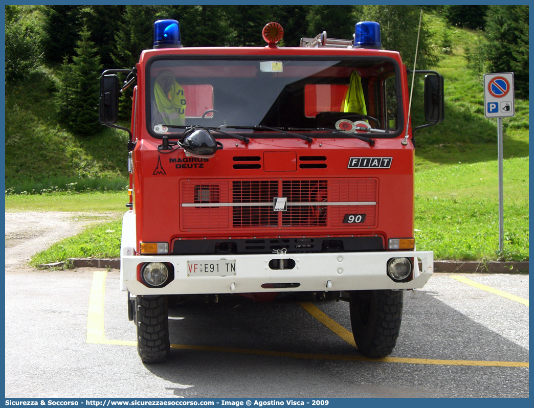 VF E91TN
Corpo Volontario Vigili del Fuoco Soraga
Iveco 90PC
Allestitore Magirus-Deutz
Parole chiave: VF;V.F.;Vigili del Fuoco;Vigili;Fuoco;Corpo;Volontario;Soraga;Iveco;90PC;90;PC;Magirus;Deutz