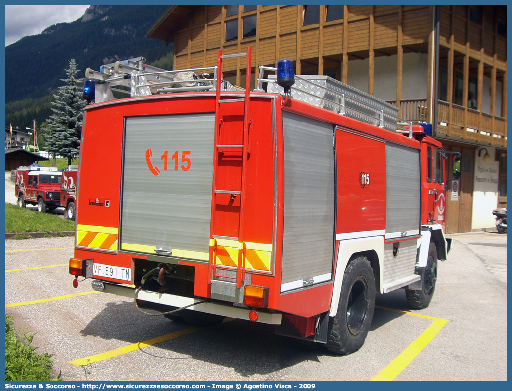 VF E91TN
Corpo Volontario Vigili del Fuoco Soraga
Iveco 90PC
Allestitore Magirus-Deutz
Parole chiave: VF;V.F.;Vigili del Fuoco;Vigili;Fuoco;Corpo;Volontario;Soraga;Iveco;90PC;90;PC;Magirus;Deutz