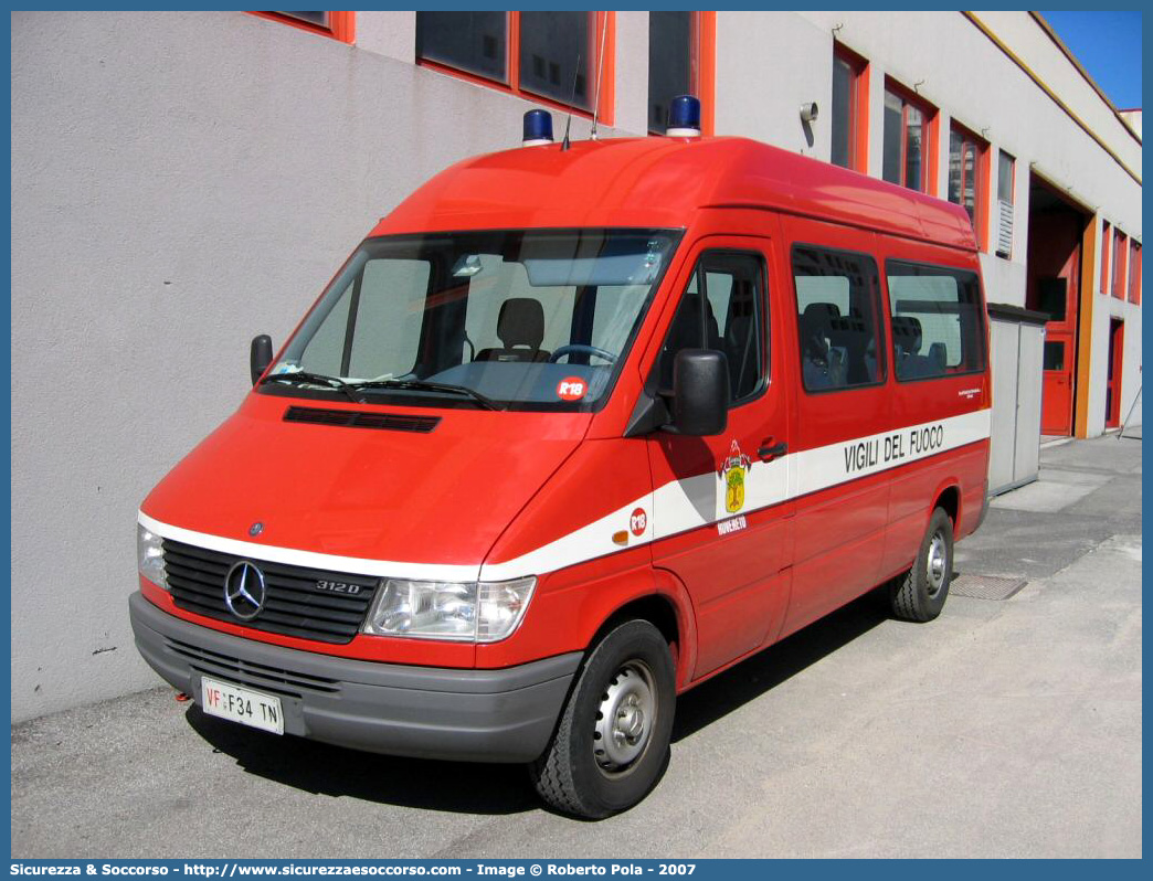 VF F34TN
Vigili del Fuoco Rovereto
Mercedes-Benz Sprinter 312D I serie
Parole chiave: VF;V.F.;Vigili del Fuoco;Vigili;Fuoco;Rovereto;Mercedes;Benz;Sprinter;312D