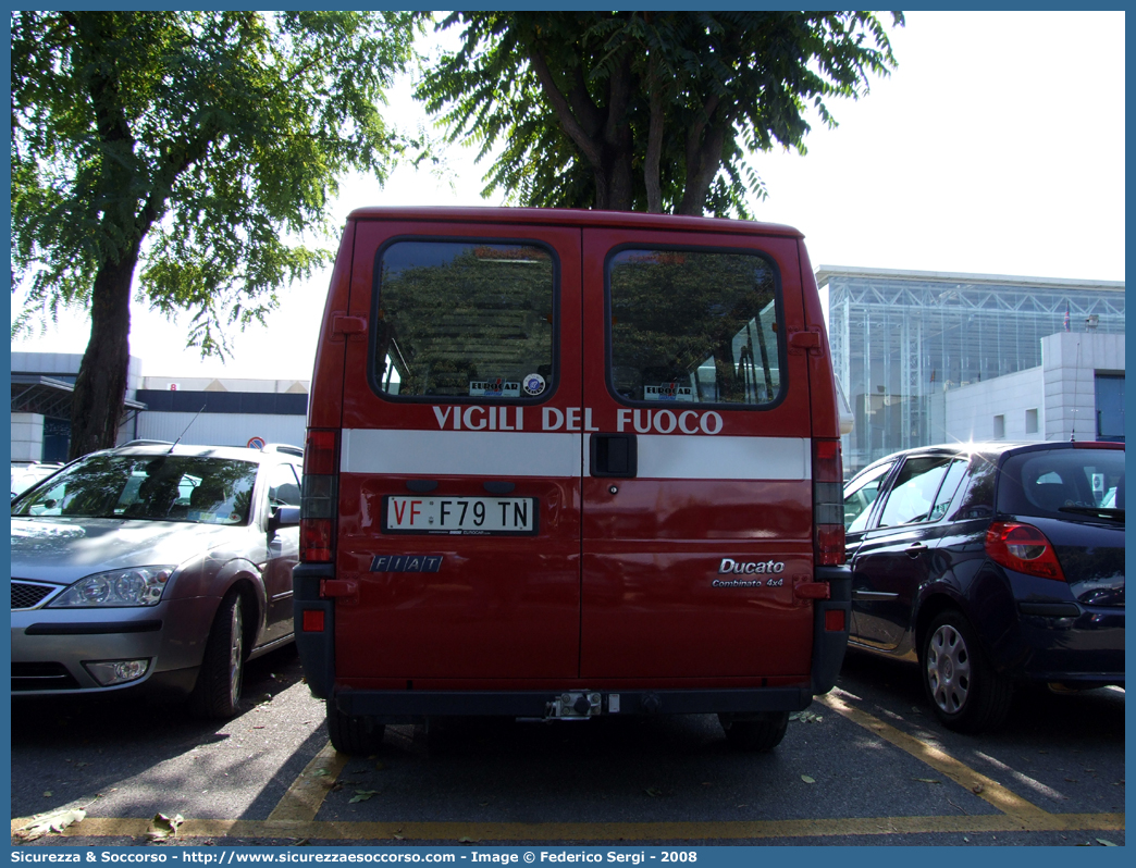 VF F79TN
Corpo Vigili del Fuoco Volontari Ton
Fiat Ducato II serie
Parole chiave: VF;V.F.;Vigili del Fuoco;Vigili;Fuoco;Corpo;Volontari;Ton;Fiat;Ducato