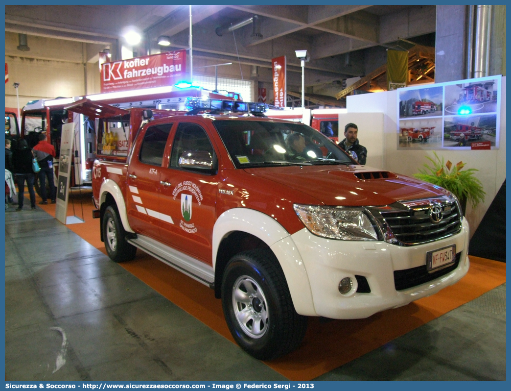 VF FW34T
Vigili del Fuoco Volontari San Pancrazio
Freiwillige Feuerwehr St. Pankraz
Toyota Hilux VII serie II restyling
Allestitore Kofler Fahrzeugbau S.n.c.
Parole chiave: VF;VFV;V.F.;V.F.V.;Vigili;Fuoco;Volontari;Freiwillige;Feuerwehr;San Pancrazio;St;Pankraz;Toyota;Hilux;Kofler;Fahrzeugbau