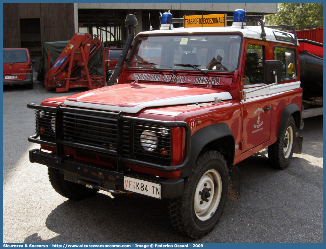 VF K84TN
Corpo Permanente dei Vigili del Fuoco Trento
Land Rover Defender 90
Parole chiave: VF;V.F.;Vigili del Fuoco;Vigili;Fuoco;Corpo;Permanente;Trento;Land Rover;Defender;90