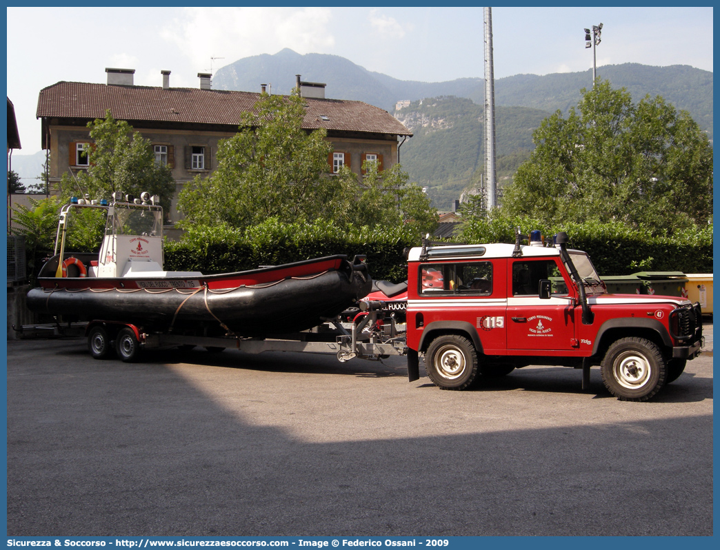 VF K84TN
Corpo Permanente dei Vigili del Fuoco Trento
Land Rover Defender 90
Parole chiave: VF;V.F.;Vigili del Fuoco;Vigili;Fuoco;Corpo;Permanente;Trento;Land Rover;Defender;90