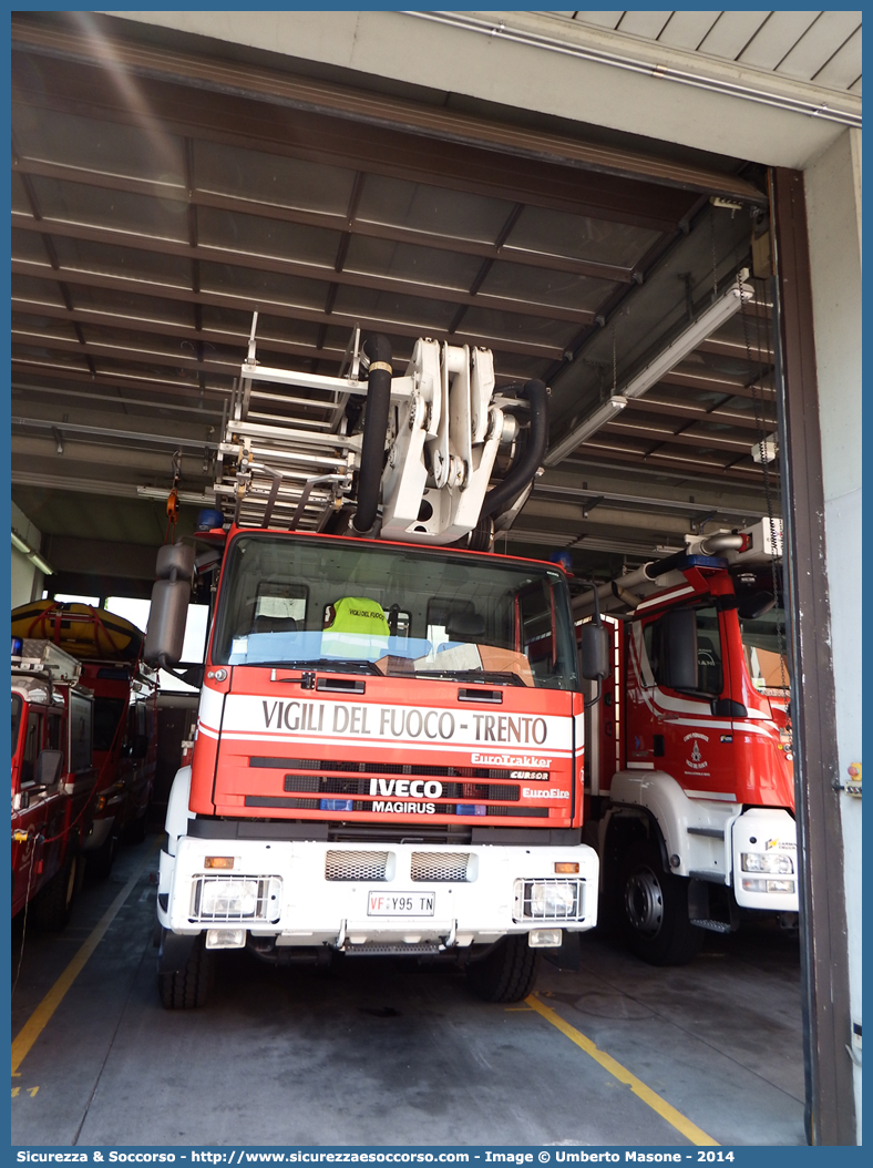 VF Y95TN
Corpo Permanente dei Vigili del Fuoco Trento
Iveco Magirus EuroTrakker 
Parole chiave: VF;V.F.;Vigili del Fuoco;Vigili;Fuoco;Corpo;Permanente;Trento;Iveco;Magirus;EuroTrakker