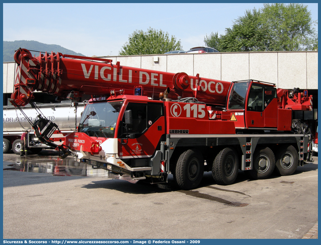 VF Y99TN
Corpo Permanente dei Vigili del Fuoco Trento
Liebherr LTM 1070-4.1
Parole chiave: VF;V.F.;Vigili del Fuoco;Vigili;Fuoco;Corpo;Permanente;Trento;Liebherr;LTM;1070;4.1