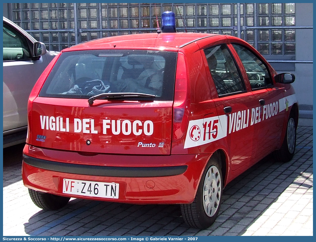 VF Z46TN
Vigili del Fuoco Rovereto
Fiat Punto II serie
Parole chiave: VF;V.F.;Vigili del Fuoco;Vigili;Fuoco;Rovereto;Fiat;Punto