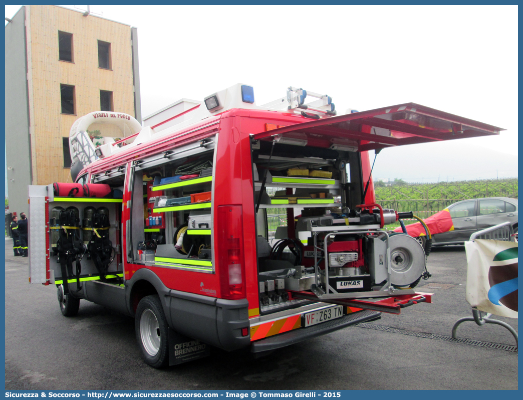 VF Z63TN
Corpo Vigili del Fuoco Volontari Arco
Iveco Daily 50C17 III serie
Allestitore Brandschutz GmbH
Parole chiave: VF;V.F.;Vigili;del;Fuoco;Volontari;Arco;Iveco;Daily;50C17;Brandschutz