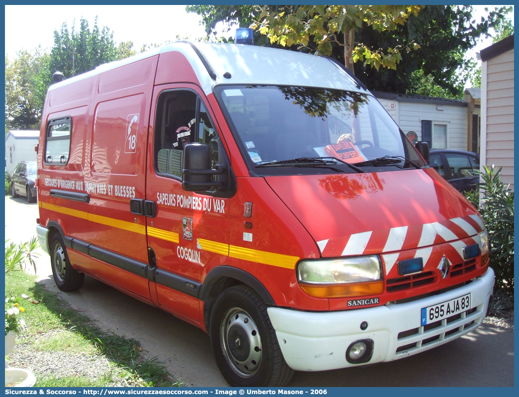 VSAV -
République Française
Cogolin
Véhicule de Secours et d'Assistance aux Victimes
Renault Master II generation
Conversion by Sanicar Ambulances S.a.
Parole chiave: République;Française;SDIS;S.D.I.S.;Service;Départemental;Incendie;Secours;83;Cogolin;VSAV;Véhicule;Secours;Assistance;Victimes;Renault;Master;Sanicar