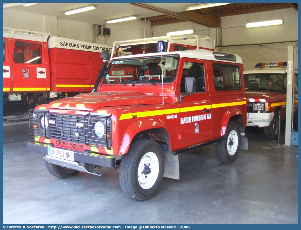 VTT 00249
République Française
Saint Tropez
Véhicule Tout Terrain 
Land Rover Defender 90
Parole chiave: République;Française;SDIS;S.D.I.S.;Service;Départemental;Incendie;Secours;83;Saint;Tropez;VTT;Véhicule;Tous;Terrain;Land;Rover;Defender;90