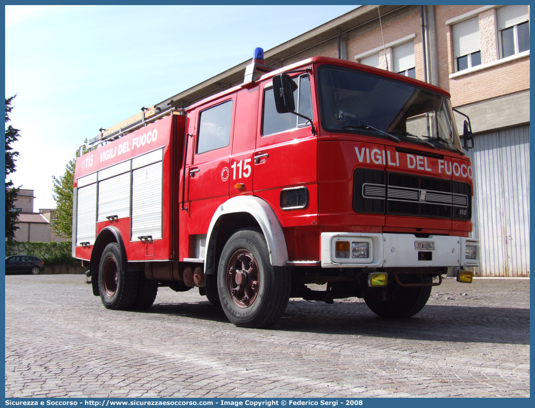 VF 11647
Corpo Nazionale Vigili del Fuoco
Iveco/OM 160
Allestitore Baribbi S.p.A.
Parole chiave: VVF;V.V.F.;Corpo;Nazionale;Vigili;del;Fuoco;AutoPompaSerbatoio;APS;A.P.S.;Iveco;OM;160;Baribbi