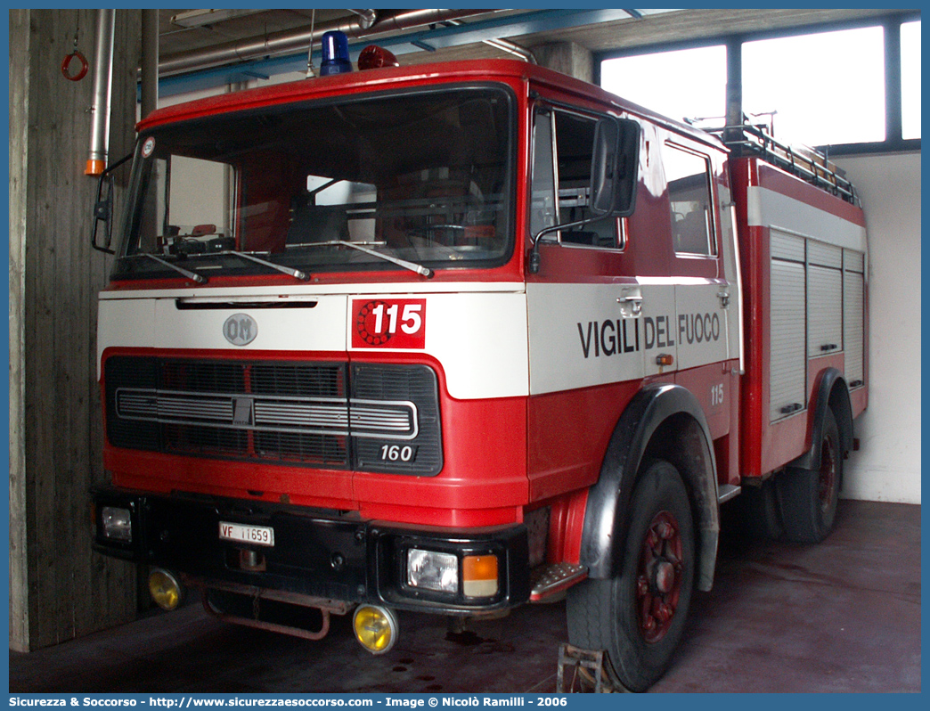 VF 11659
Corpo Nazionale Vigili del Fuoco
Iveco/OM 160
Allestitore Baribbi S.p.A.
Parole chiave: VVF;V.V.F.;Corpo;Nazionale;Vigili;del;Fuoco;AutoPompaSerbatoio;APS;A.P.S.;Iveco;OM;160;Baribbi