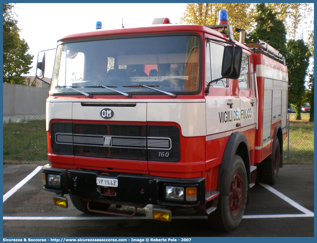 VF 11663
Corpo Nazionale Vigili del Fuoco
Iveco/OM 160
Allestitore Baribbi S.p.A.
Parole chiave: VVF;V.V.F.;Corpo;Nazionale;Vigili;del;Fuoco;AutoPompaSerbatoio;APS;A.P.S.;Iveco;OM;160;Baribbi