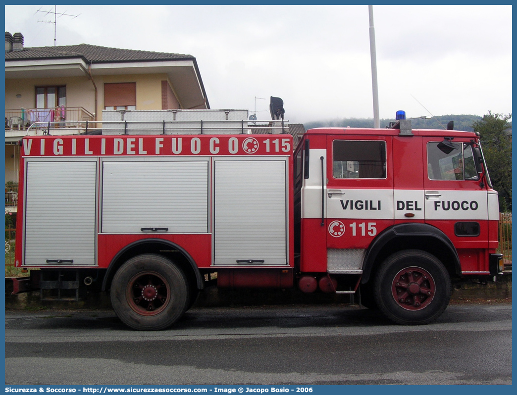 VF 11729
Corpo Nazionale Vigili del Fuoco
Iveco/OM 160
Allestitore Baribbi S.p.A.
Parole chiave: VVF;V.V.F.;Corpo;Nazionale;Vigili;del;Fuoco;AutoPompaSerbatoio;APS;A.P.S.;Iveco;OM;160;Baribbi