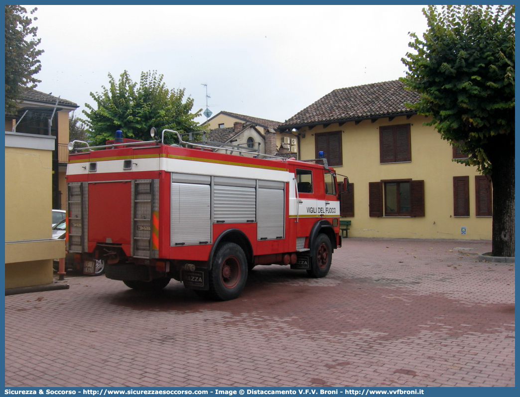 VF 11841
Corpo Nazionale Vigili del Fuoco
Iveco/OM 160
Allestitore Baribbi S.p.A.
Parole chiave: VVF;V.V.F.;Corpo;Nazionale;Vigili;del;Fuoco;AutoPompaSerbatoio;APS;A.P.S.;Iveco;OM;160;Baribbi