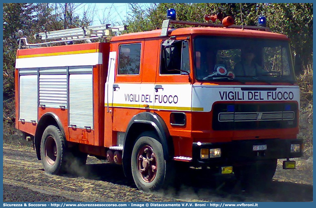 VF 11841
Corpo Nazionale Vigili del Fuoco
Iveco/OM 160
Allestitore Baribbi S.p.A.
Parole chiave: VVF;V.V.F.;Corpo;Nazionale;Vigili;del;Fuoco;AutoPompaSerbatoio;APS;A.P.S.;Iveco;OM;160;Baribbi