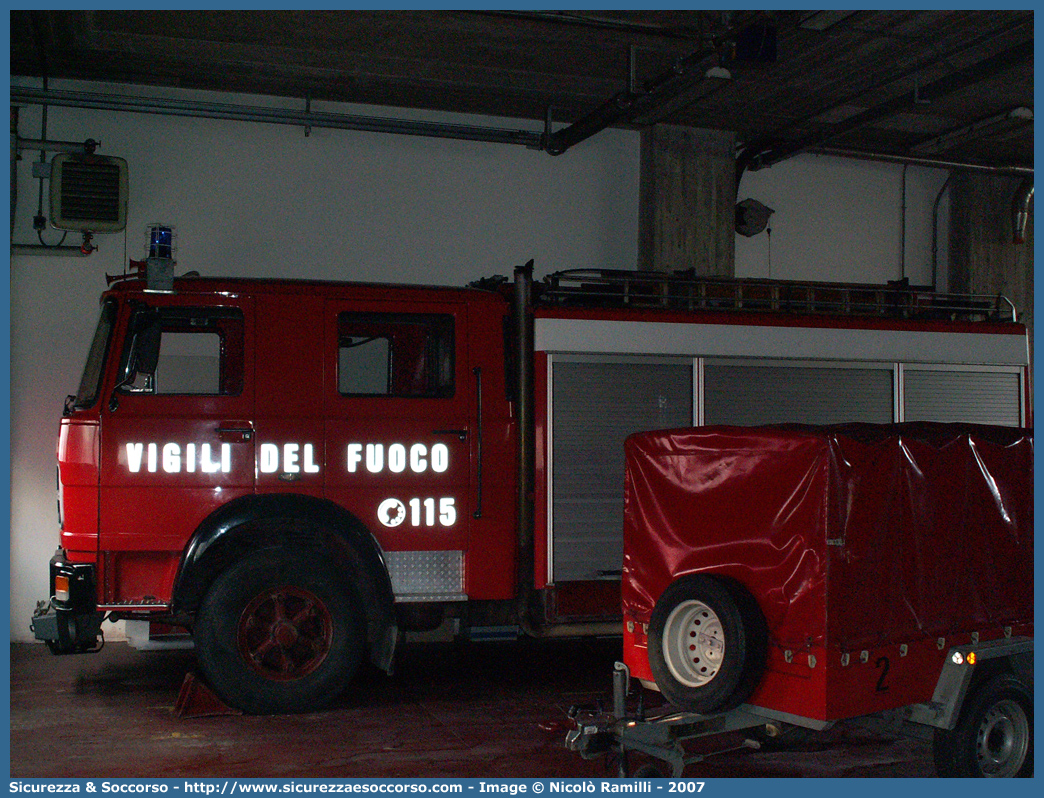 VF 11996
Corpo Nazionale Vigili del Fuoco
Iveco/OM 160
Allestitore Baribbi S.p.A.
Parole chiave: VVF;V.V.F.;Corpo;Nazionale;Vigili;del;Fuoco;AutoPompaSerbatoio;APS;A.P.S.;Iveco;OM;160;Baribbi