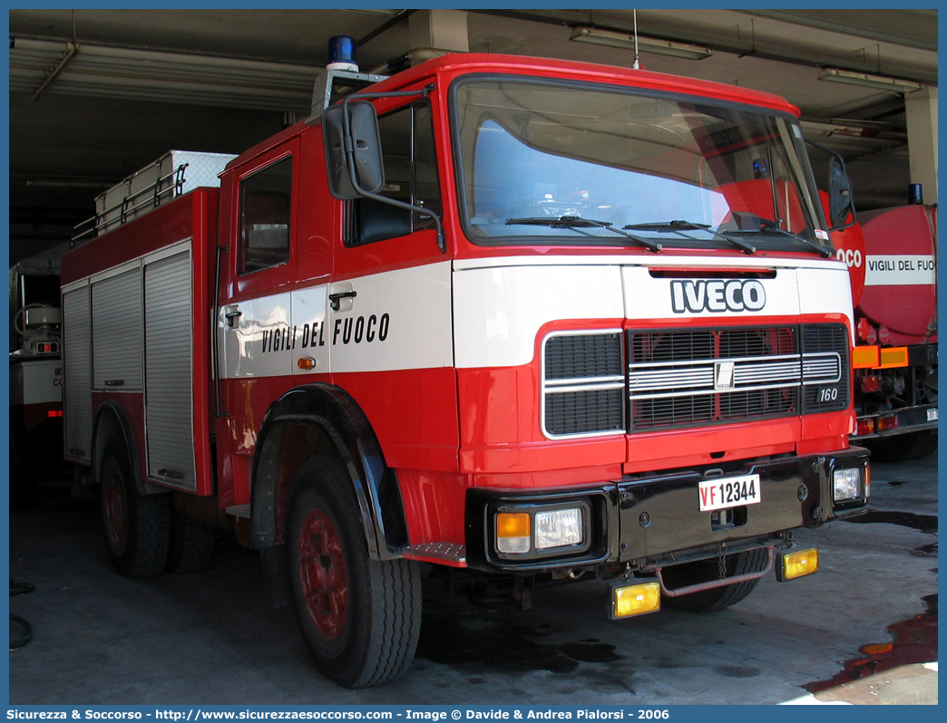 VF 12344
Corpo Nazionale Vigili del Fuoco
Iveco/OM 160
Allestitore Baribbi S.p.A.
Parole chiave: VVF;V.V.F.;Corpo;Nazionale;Vigili;del;Fuoco;AutoPompaSerbatoio;APS;A.P.S.;Iveco;OM;160;Baribbi