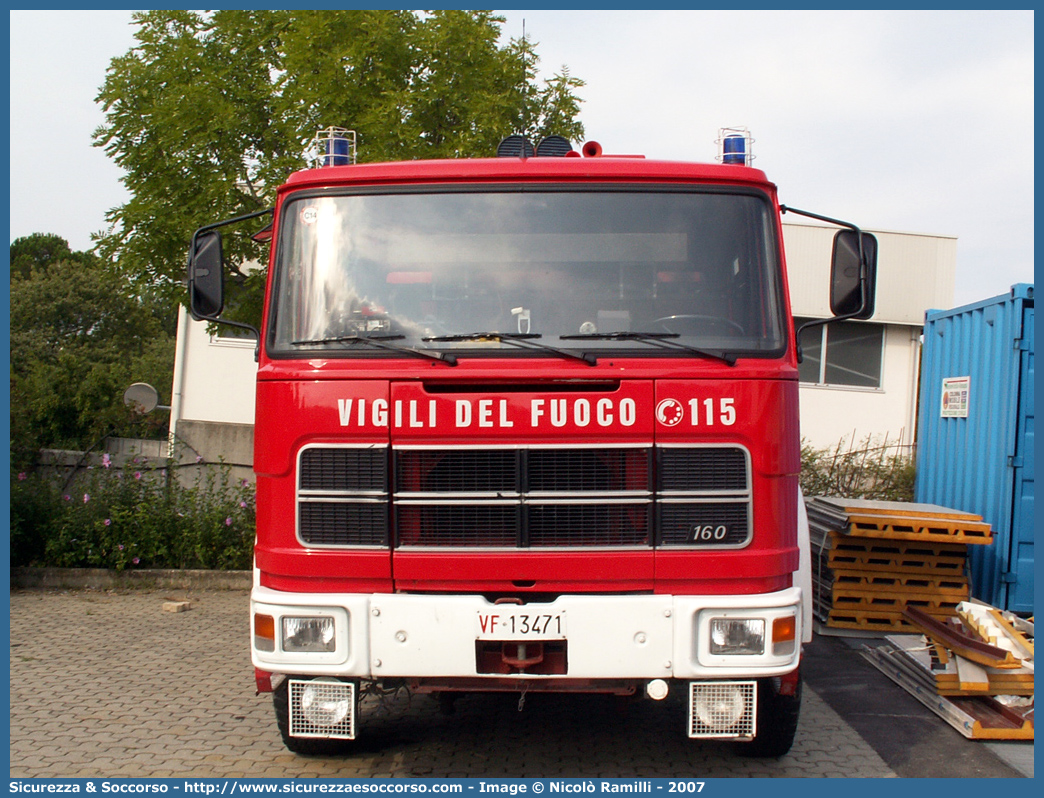 VF 13471
Corpo Nazionale Vigili del Fuoco
Iveco/OM 160
Allestitore Baribbi S.p.A.
Ricondizionato BAI S.r.l.
Parole chiave: VVF;V.V.F.;Corpo;Nazionale;Vigili;del;Fuoco;AutoPompaSerbatoio;APS;A.P.S.;Iveco;OM;160;Baribbi