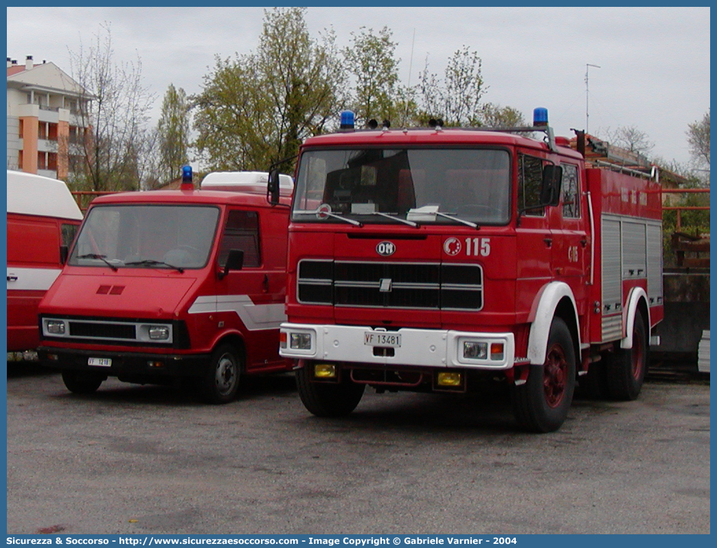 VF 13481
Corpo Nazionale Vigili del Fuoco
Iveco/OM 160
Allestitore Baribbi S.p.A.
Parole chiave: VVF;V.V.F.;Corpo;Nazionale;Vigili;del;Fuoco;AutoPompaSerbatoio;APS;A.P.S.;Iveco;OM;160;Baribbi