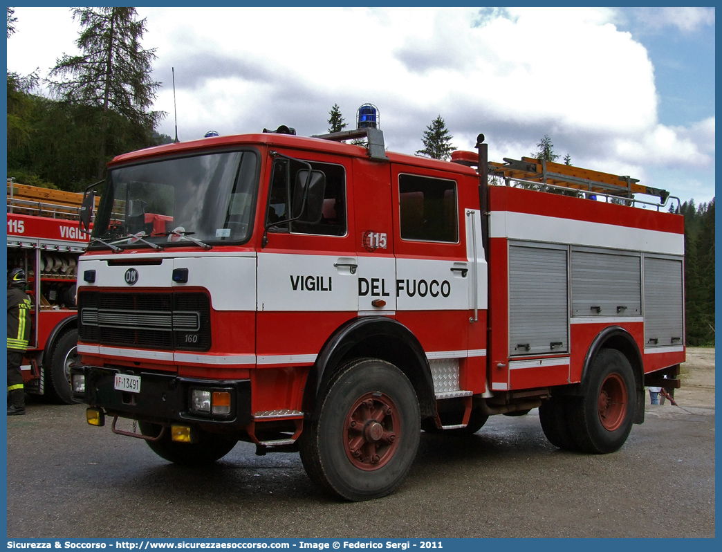 VF 13491
Corpo Nazionale Vigili del Fuoco
Iveco/OM 160
Allestitore Baribbi S.p.A.
Parole chiave: VVF;V.V.F.;Corpo;Nazionale;Vigili;del;Fuoco;AutoPompaSerbatoio;APS;A.P.S.;Iveco;OM;160;Baribbi