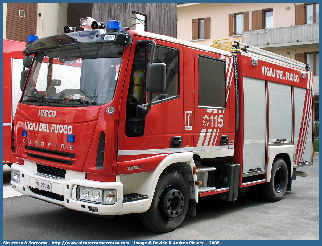 VF 24035
Corpo Nazionale Vigili del Fuoco
Iveco Magirus EuroFire
100E21 II serie
Parole chiave: VVF;V.V.F.;Corpo;Nazionale;Vigili;del;Fuoco;AutoPompaSerbatoio;APS;AutoPompa;Iveco;Magirus;EuroFire;100E21