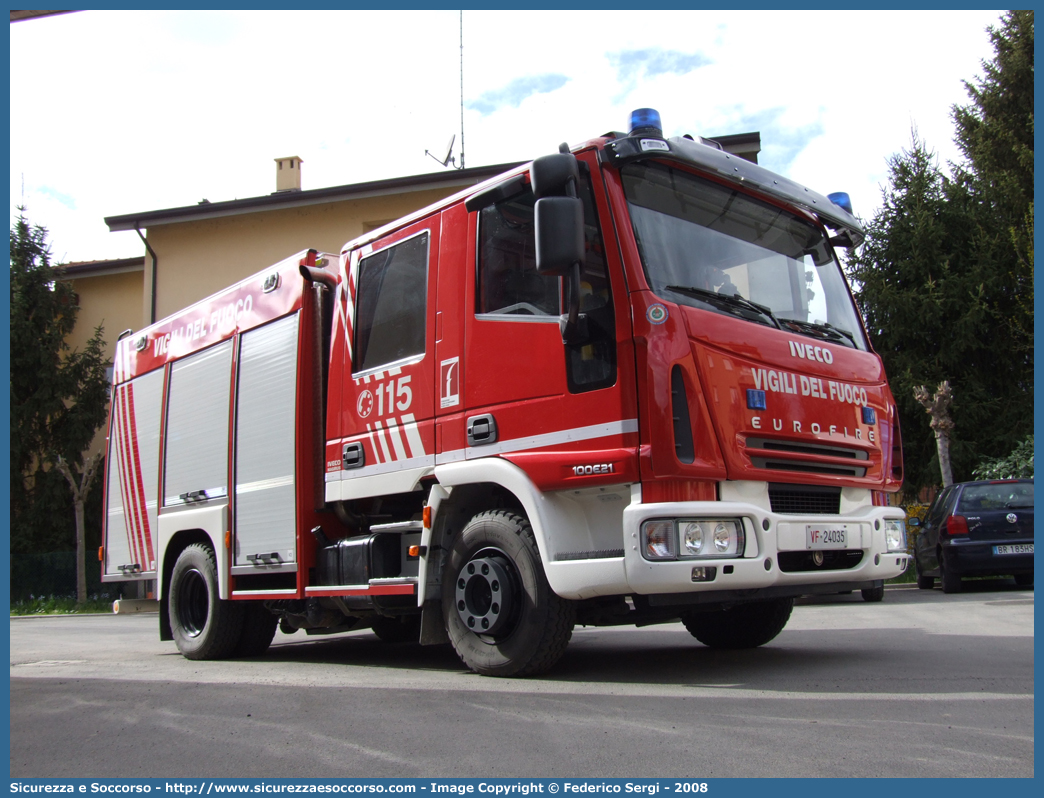 VF 24035
Corpo Nazionale Vigili del Fuoco
Iveco Magirus EuroFire
100E21 II serie
Parole chiave: VVF;V.V.F.;Corpo;Nazionale;Vigili;del;Fuoco;AutoPompaSerbatoio;APS;AutoPompa;Iveco;Magirus;EuroFire;100E21