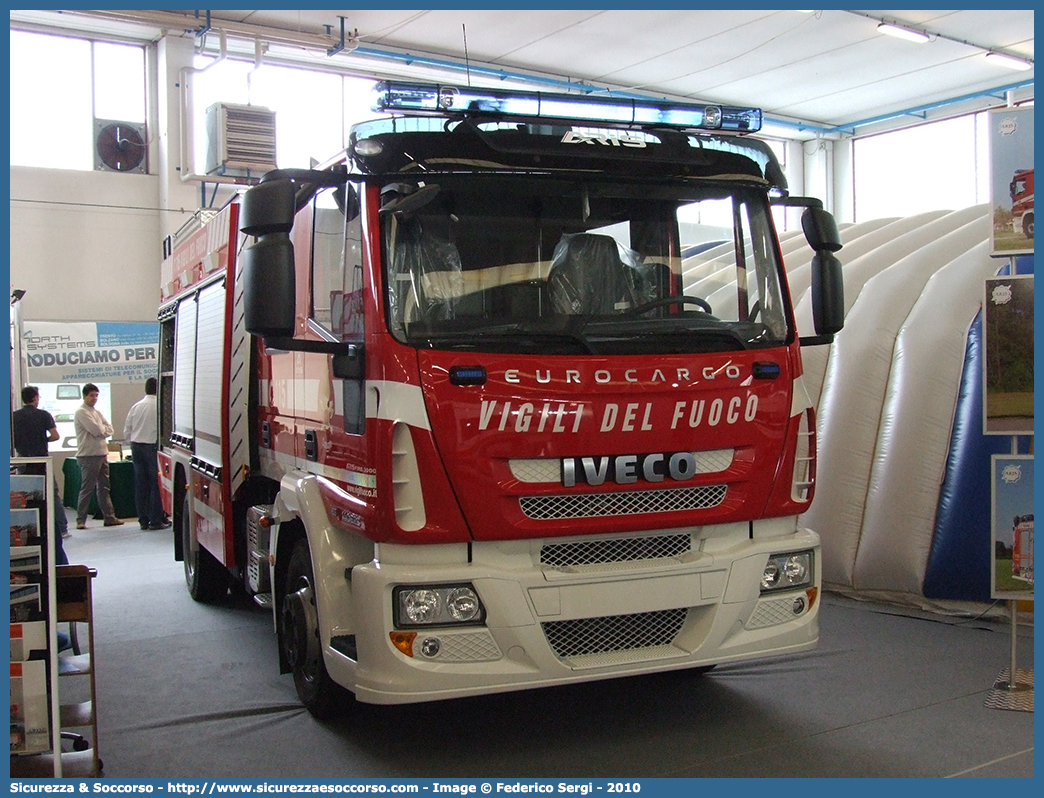 VF 26354
Corpo Nazionale Vigili del Fuoco
Iveco EuroCargo 140E25 III serie
Allestitore Aris S.p.A.
Parole chiave: VVF;V.V.F.;Corpo;Nazionale;Vigili;del;Fuoco;APS;A.P.S.;AutoPompaSerbatoio;AutoPompa;Iveco;EuroCargo;140E25;140 E 25;Aris;Fire;ArisFire