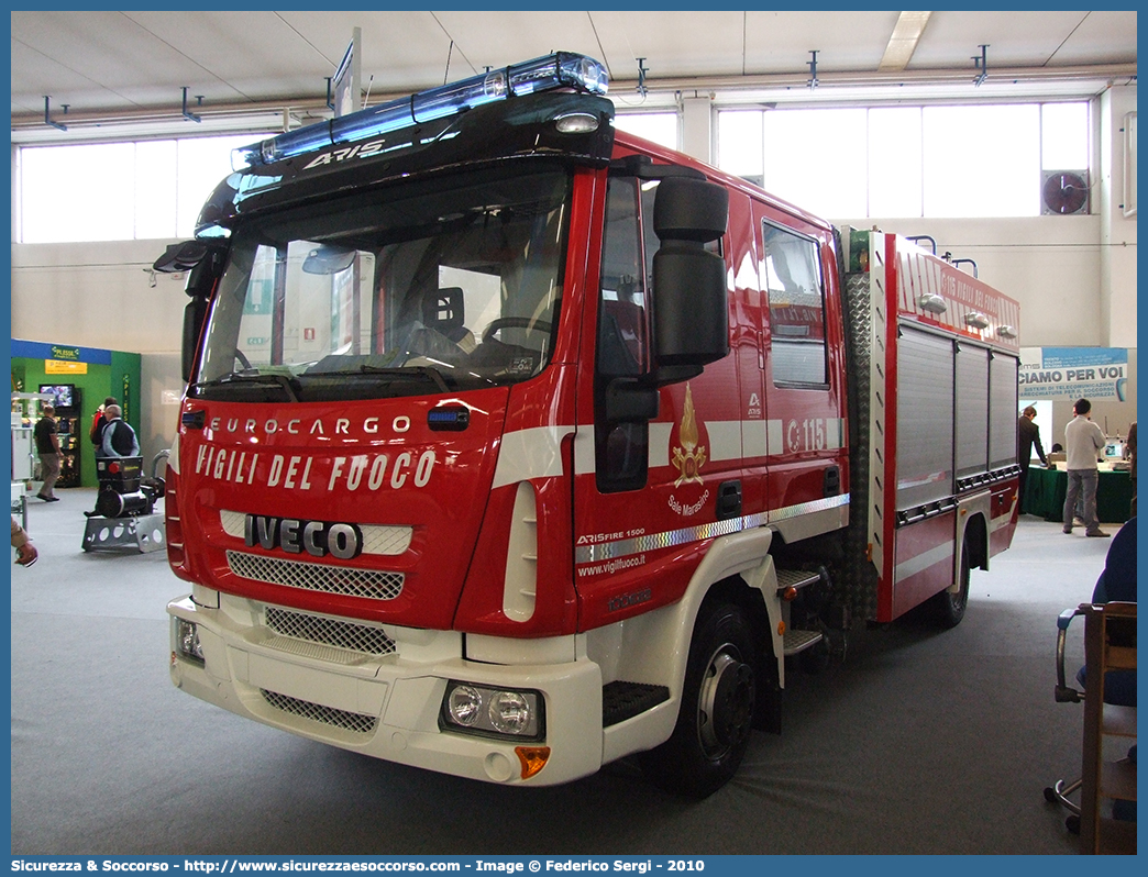 VF 26126
Corpo Nazionale Vigili del Fuoco
Iveco EuroCargo 100E22 III serie
Allestitore Aris S.p.A.
Parole chiave: VVF;V.V.F.;Corpo;Nazionale;Vigili;del;Fuoco;APS;A.P.S.;AutoPompaSerbatoio;AutoPompa;Iveco;EuroCargo;100E22;100 E 22;Aris;Fire;ArisFire