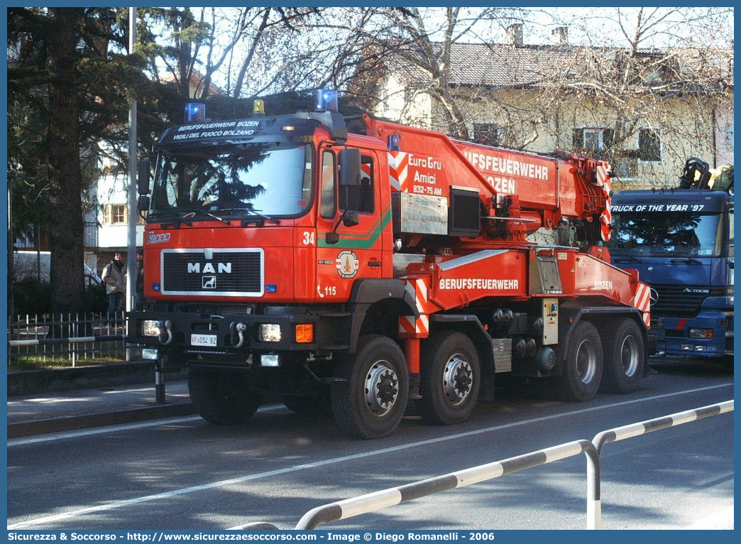 VF 034 BZ
Corpo Permanente dei Vigili del Fuoco Bolzano
Berufsfeuerwehr Bozen
Man F2000 41.463
Allestitore Eurogru Amici
Parole chiave: VF;VFV;V.F.;V.F.V.;Vigili;Fuoco;Corpo;Permanente;Berufsfeuerwehr;Bolzano;Bozen;Autogru;Man;F2000;41.463;Eurogru;Amici