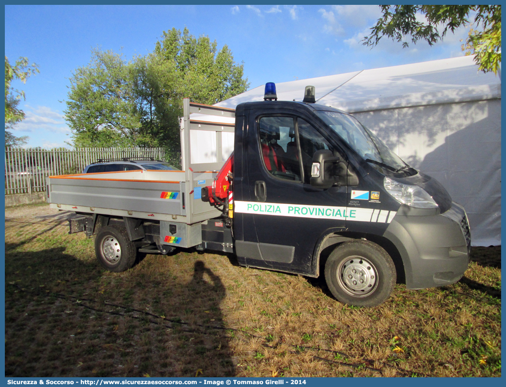 Polizia Locale YA144AM
Polizia Provinciale
Provincia di Verona
Fiat Ducato III serie
Allestitore Omnicar S.r.l.
Parole chiave: Polizia;Locale;Provinciale;Verona;Fiat;Ducato;X250;YA144AM;YA 144 AM