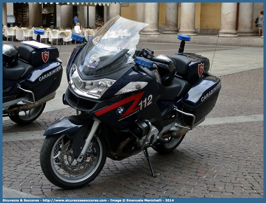 -
Arma dei Carabinieri
Bmw R1200 RT
(Stemma Bicentenario)
Parole chiave: CC;C.C.;Arma;dei;Carabinieri;Nucleo;Operativo;Radiomobile;Bmw;R1200RT;R 1200 RT;R;RT;1200